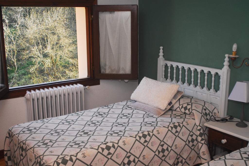Hostal Puente Deva Еспинама Екстериор снимка